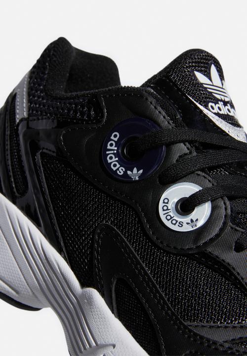 adidas Originals - Adidas astir - core black/core black/ftwr white