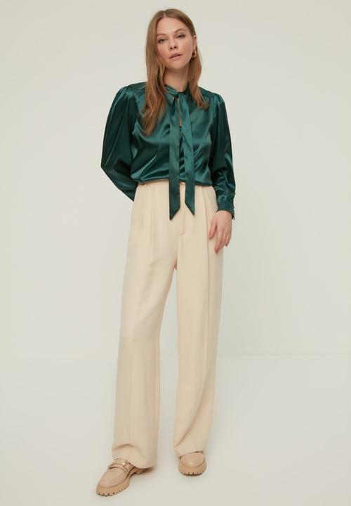 Trendyol - Foulard collar blouse - green