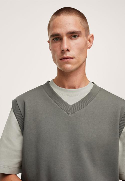 MANGO - Tamariu V-neck Sweatshirt Vest - grey