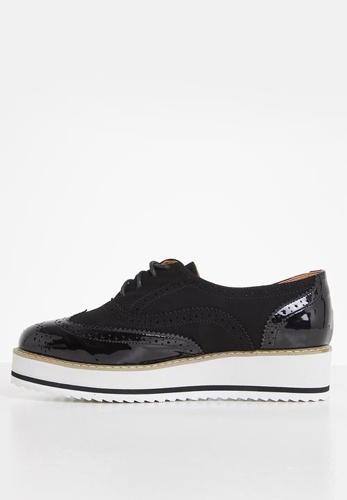 Madison® - Molly flatform brogue - black