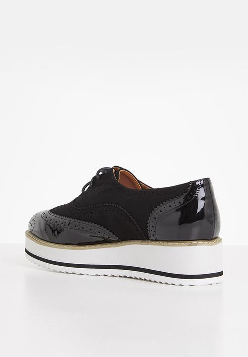 Madison® - Molly flatform brogue - black
