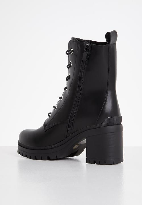 Plum - Ivory lace-up combat boot - black