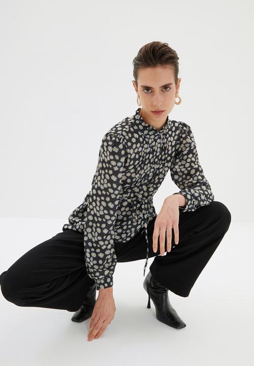Trendyol - High collar printed blouse  - black