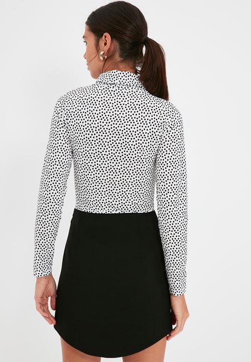 Trendyol - Stand up collar polka dot knitted bodysuit - white & black