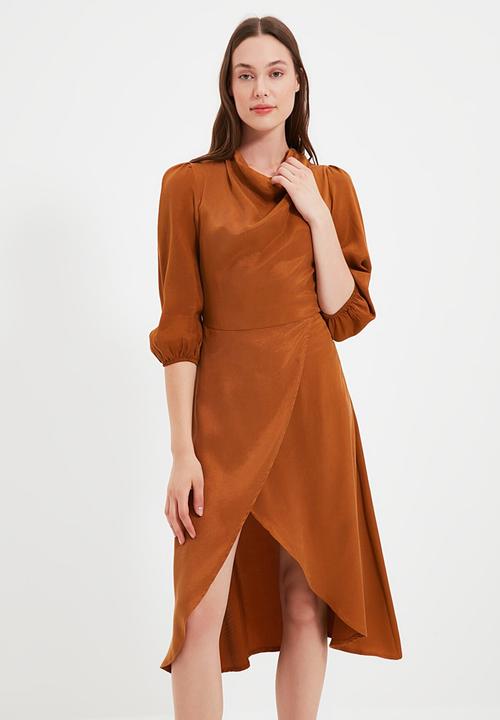 Trendyol - Tall collar detailed dress - camel