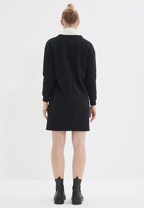 Trendyol - V neck knitted dress - black