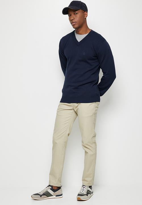 Lark & Crosse - Slim fit v-neck pullover - navy