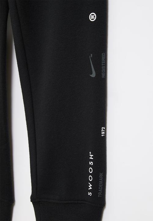 Nike - Nkb swoosh jogger - black