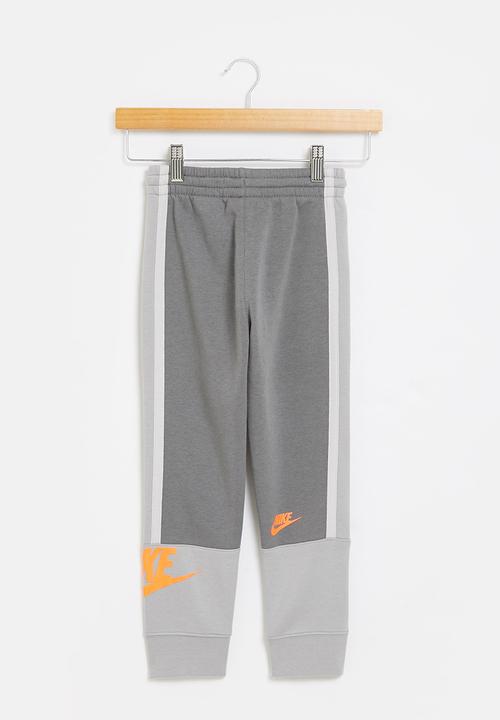 Nike - Nkb amplify pants - smoke grey