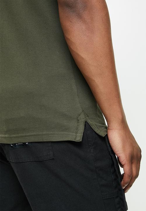 S.P.C.C - Cayenne slimline fit side slit straight hem polo - dark moss