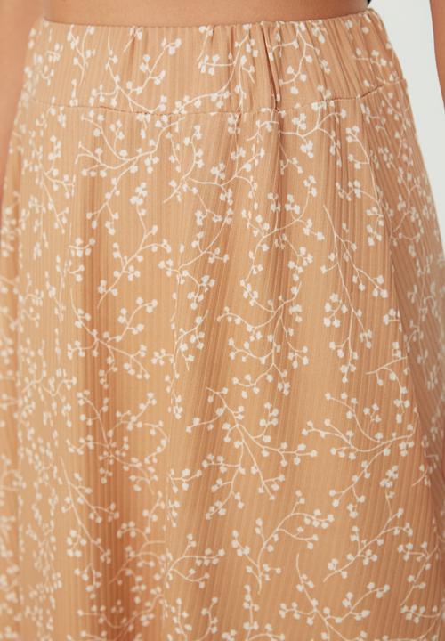 Trendyol - Asymmetrical knitted skirt - camel