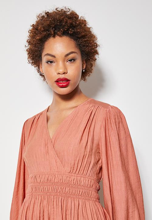 VELVET - Oversized baloon sleeve midi dress - clay