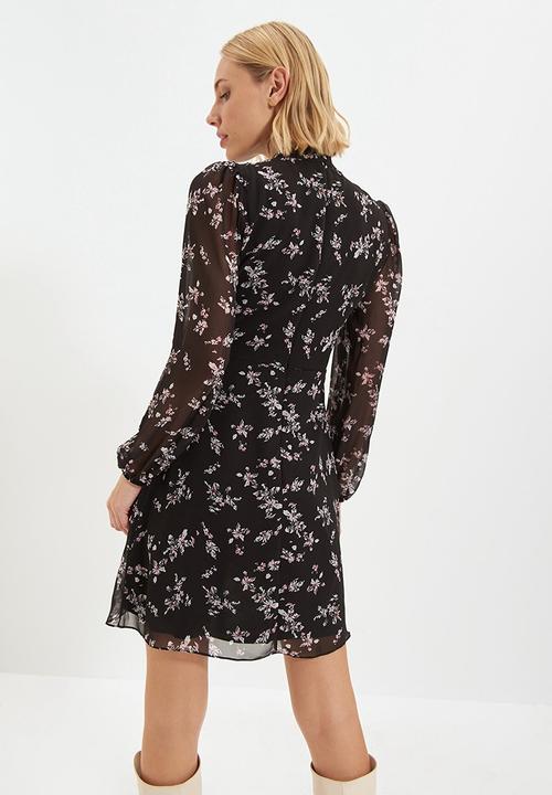 Trendyol - Patterned stand collar dress - black