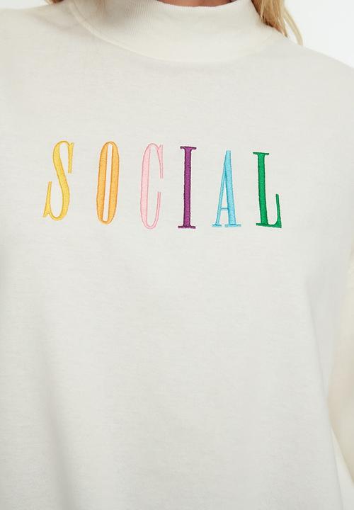 Trendyol - Embroidered stand collar basic knitted sweatshirt - ecru