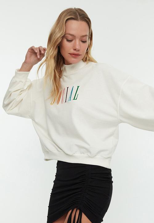 Trendyol - Embroidered stand collar basic knitted sweatshirt - ecru
