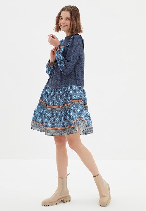 Trendyol - Belted frilly dress - navy