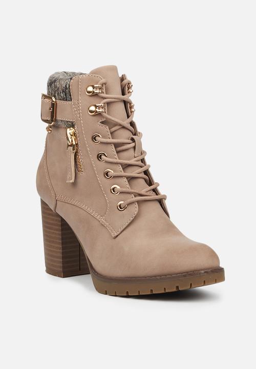 Miss Black - Delta1 lace-up ankle boot - pink