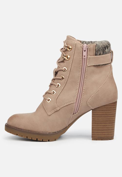 Miss Black - Delta1 lace-up ankle boot - pink