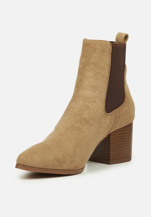 Miss Black - Eros1 chelsea boot - neutral