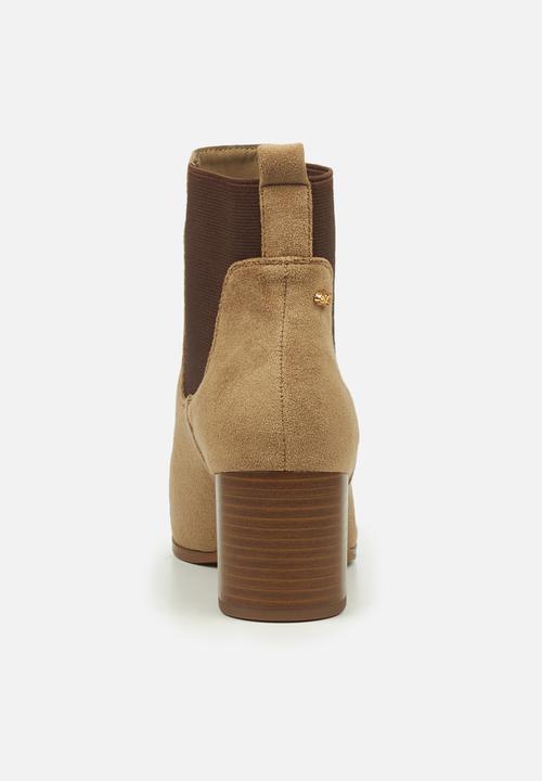 Miss Black - Eros1 chelsea boot - neutral