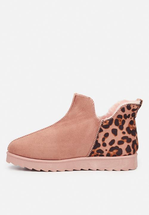 Butterfly Feet - Cozy 3 slipper bootie - pink