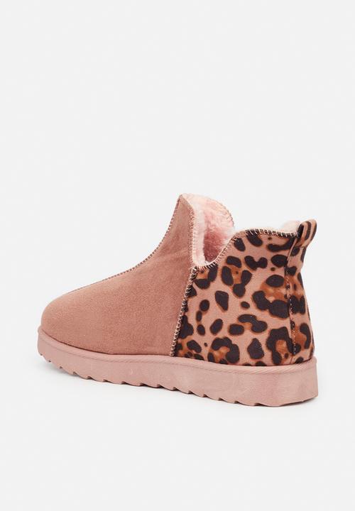 Butterfly Feet - Cozy 3 slipper bootie - pink
