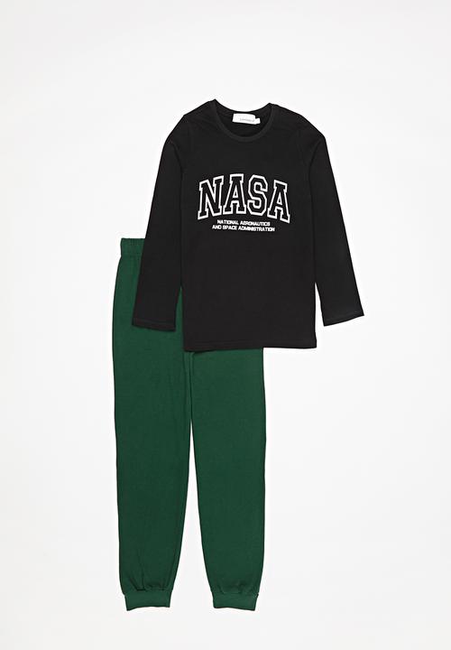 Superbalist - Boys nasa tee & pants pj set - black & green