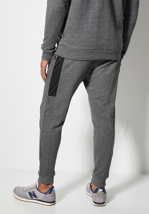 Superbalist - Slim fit cuffed sports sweatpant - black