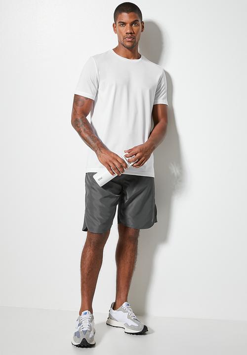 Superbalist - Knee length gym shorts - dark grey