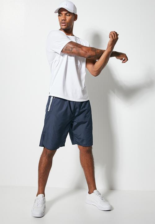 Superbalist - Knee length gym shorts - navy