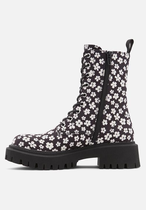 Call It Spring - Trailblaze boot - black & white