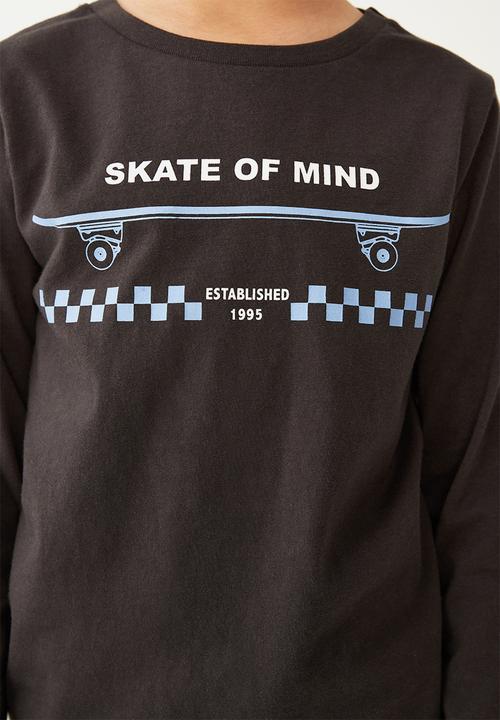 Cotton On - Max long sleeve tee - phantom & skate of mind checkers