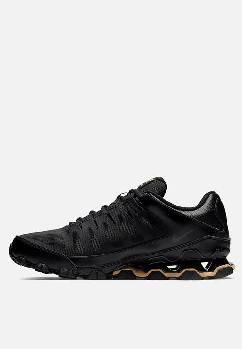 nike reax 8 black gold