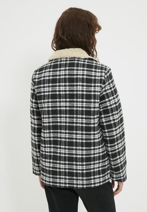 Trendyol - Collar plush detailed quilted coat  - black