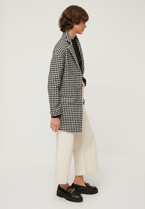 Trendyol - Checkered button closure stamp coat  - black