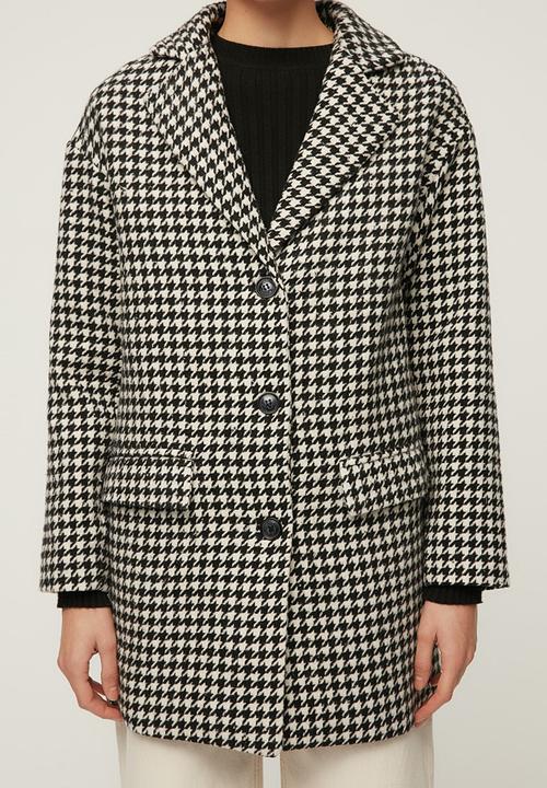 Trendyol - Checkered button closure stamp coat  - black