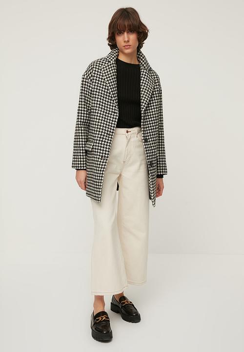 Trendyol - Checkered button closure stamp coat  - black