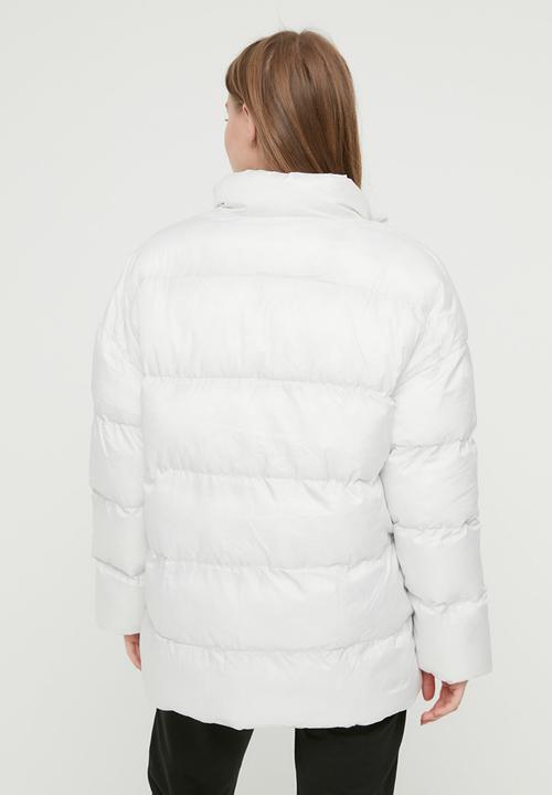 Trendyol - Oversize upright collar down jacket - white