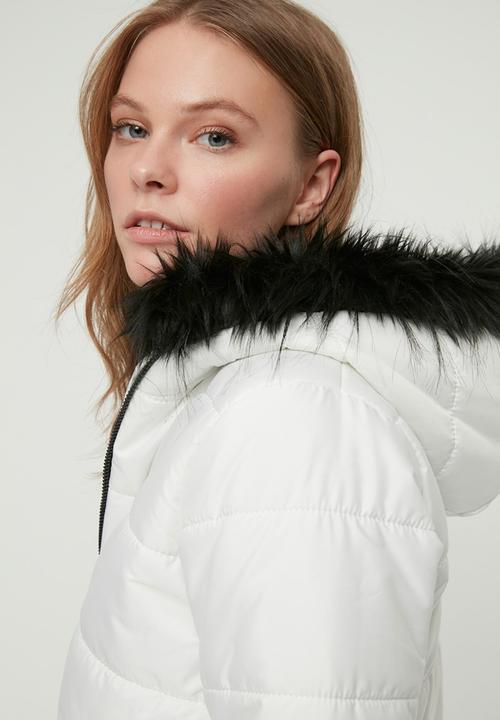 Trendyol - Fur hooded inflatable jacket - white