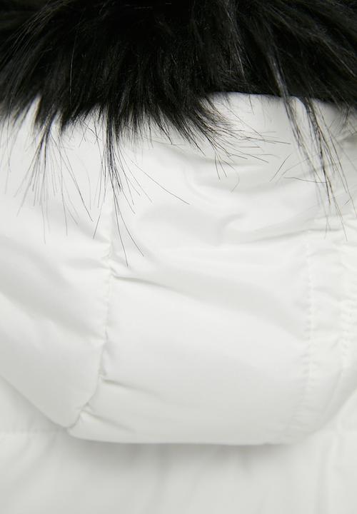 Trendyol - Fur hooded inflatable jacket - white