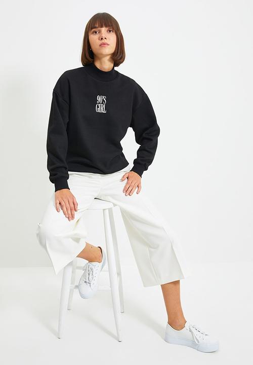 Trendyol - Embroidery basic knit  sweatshirt - black