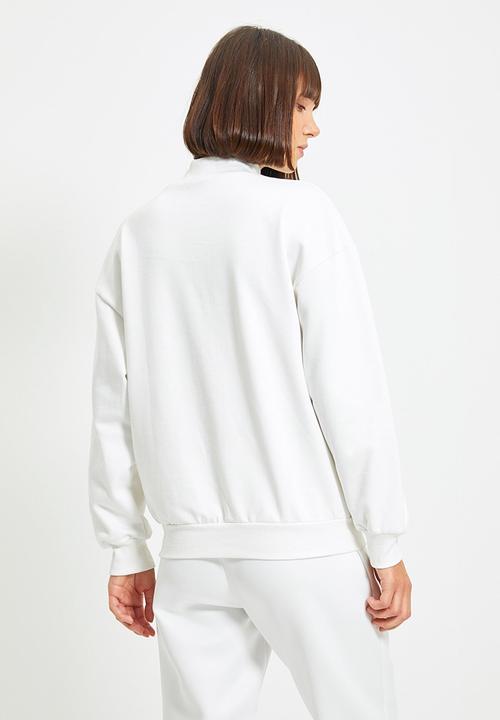 Trendyol - Embroidery basic knitted raised sweatshirt - white