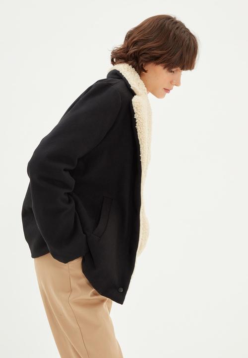 Trendyol - Quilted coat - black