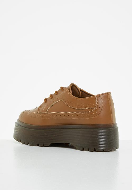 Jada - Chunky flatform derby - tan