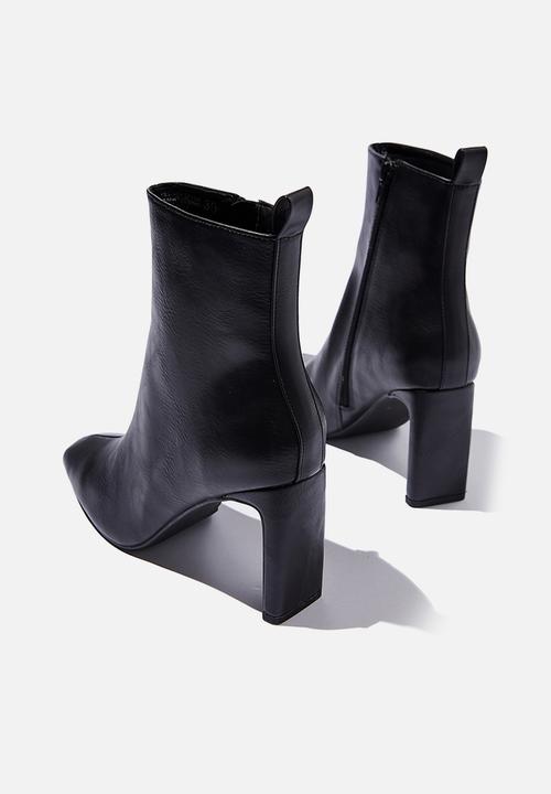 Cotton On - Ellie square toe heel boot - black smooth