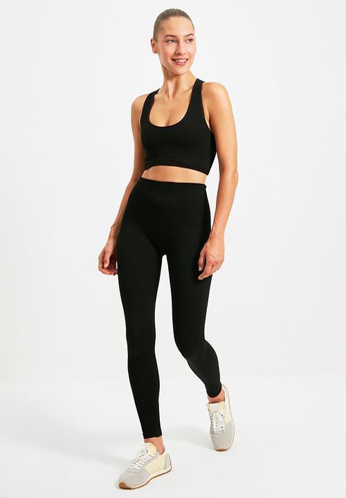 Trendyol - Seamless ribbed sports bra - black