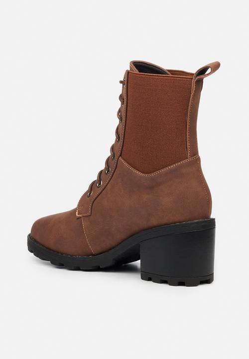 Butterfly Feet - Kylah 1 lace up ankle boot - chocolate