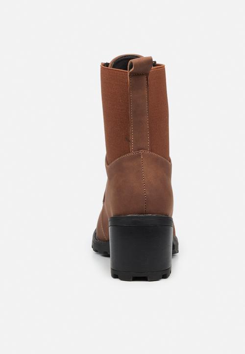 Butterfly Feet - Kylah 1 lace up ankle boot - chocolate