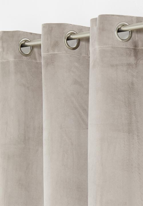 Sixth Floor - Velvet eyelet curtain 2 pack - natural grey