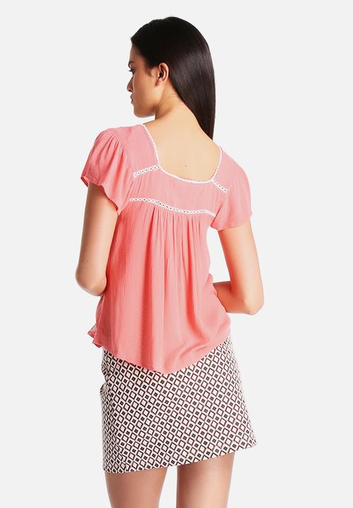 New Look - Jessica Embroidered Square Neck Shell